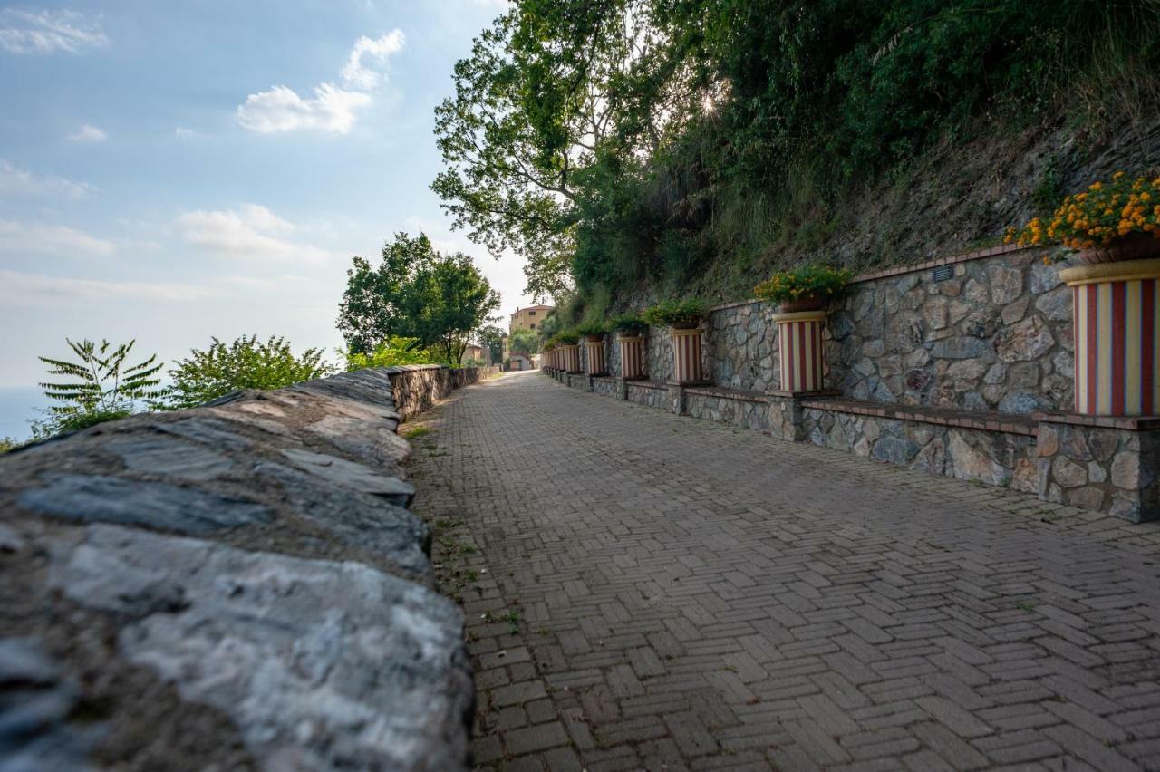 Azienda Agrituristica Le Terre Di San Leonardo Cetraro Exterior foto